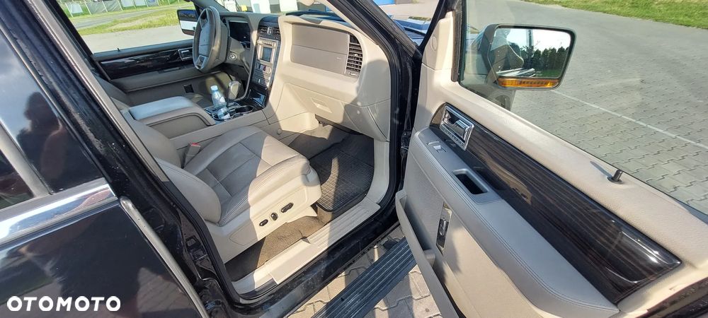 Lincoln Navigator 5.4 4x2 - 21