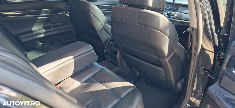 BMW Seria 7 730d Aut. - 13