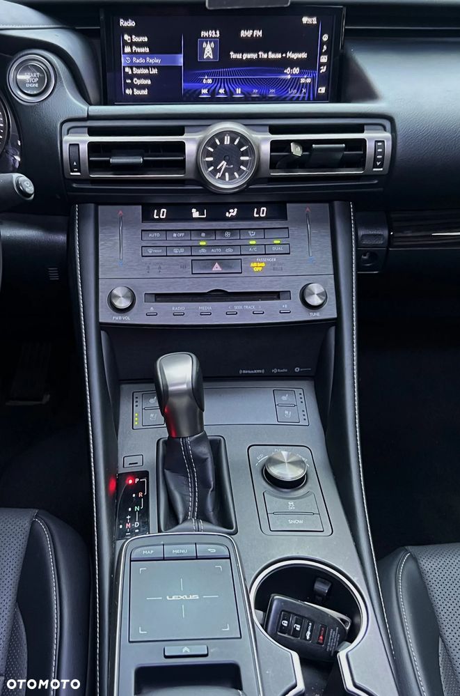 Lexus RC 200t / 300 Prestige - 18