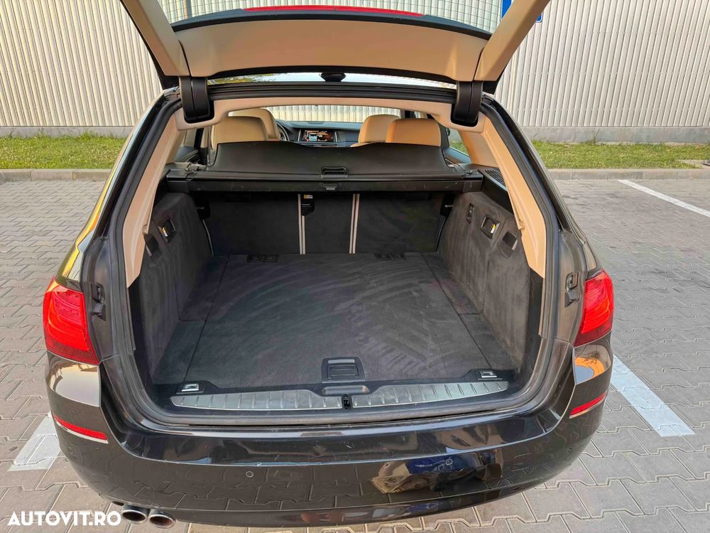 BMW Seria 5 530d xDrive Touring Aut. Luxury Line - 29