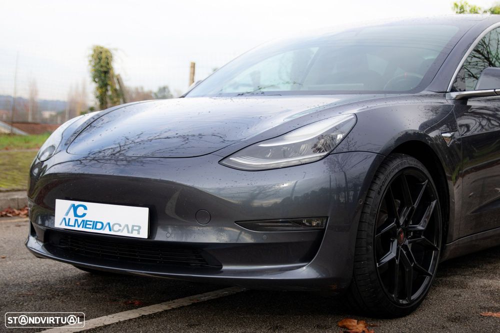 Tesla Model 3 Long-Range Dual Motor AWD - 31