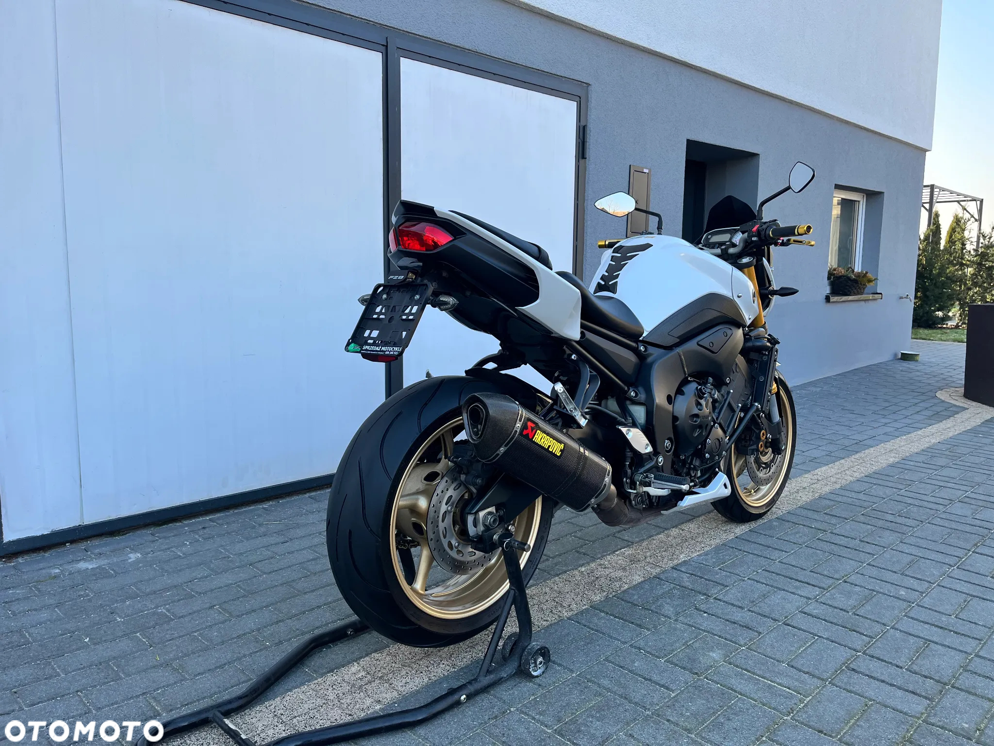 Yamaha FZ8 - 4