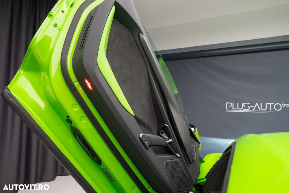 Lamborghini Revuelto - 10