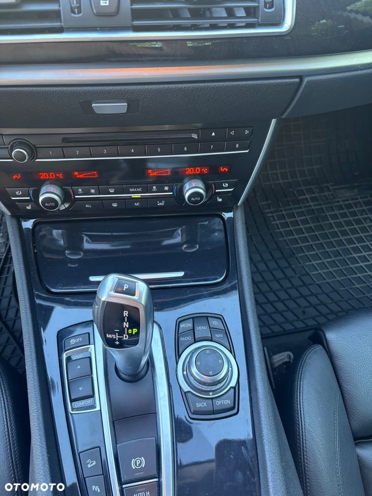 BMW Seria 5 530d xDrive - 17