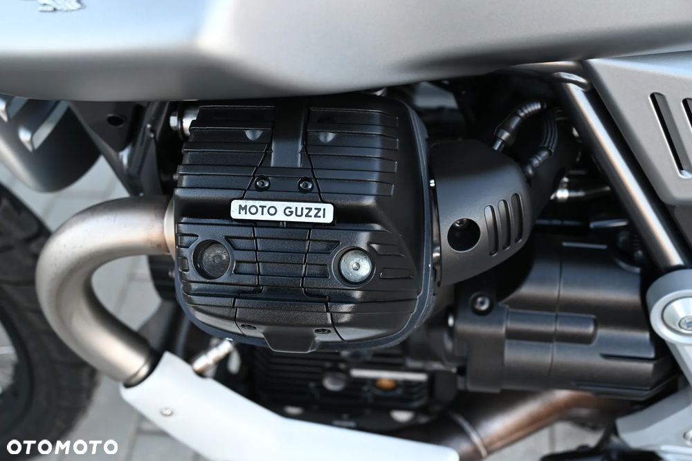 Moto Guzzi V85 - 19