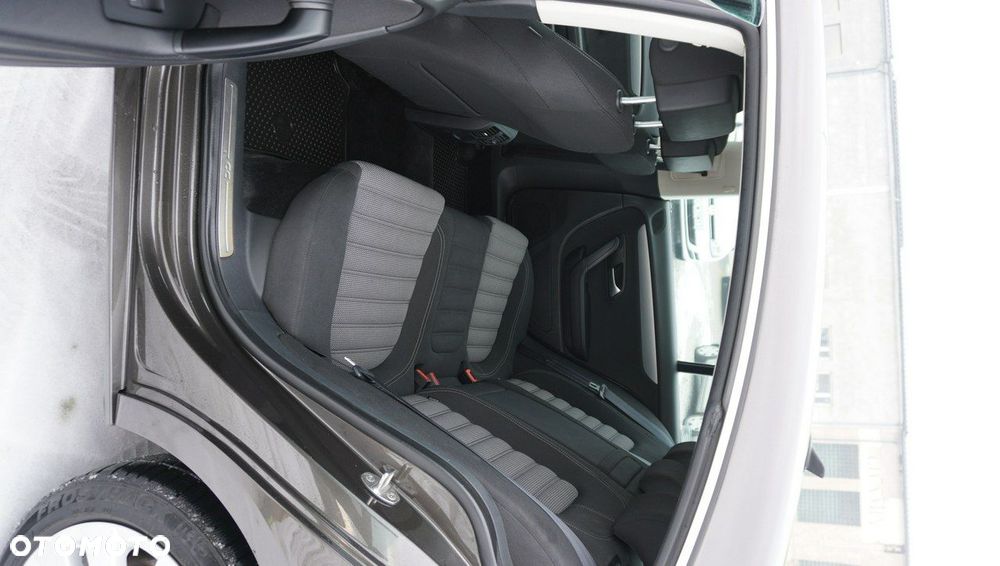 Volkswagen Passat CC - 17