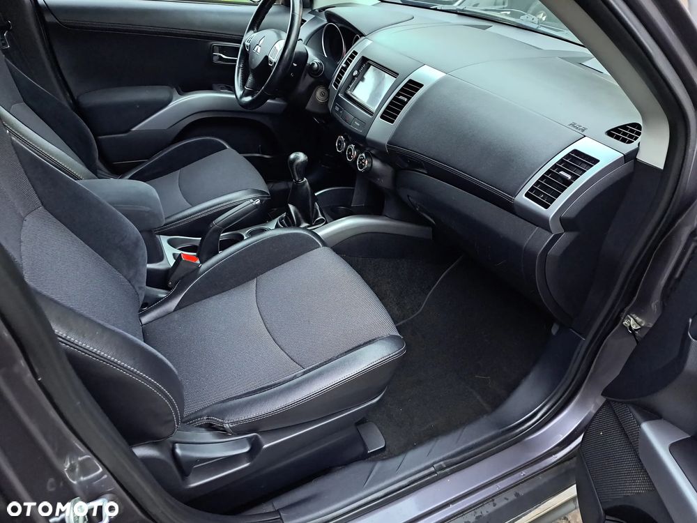 Mitsubishi Outlander - 14