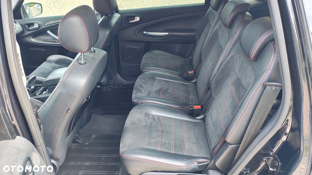 Ford S-Max - 10