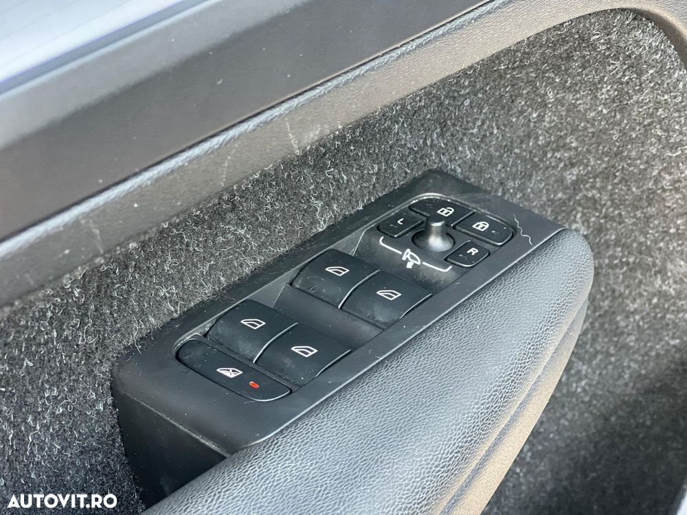 Volvo XC 40 Recharge T5 Twin Engine AT7 Inscription Expression - 8