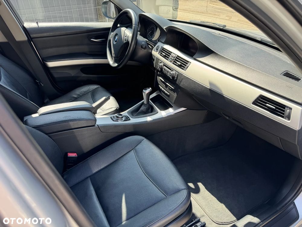 BMW Seria 3 320d DPF - 40