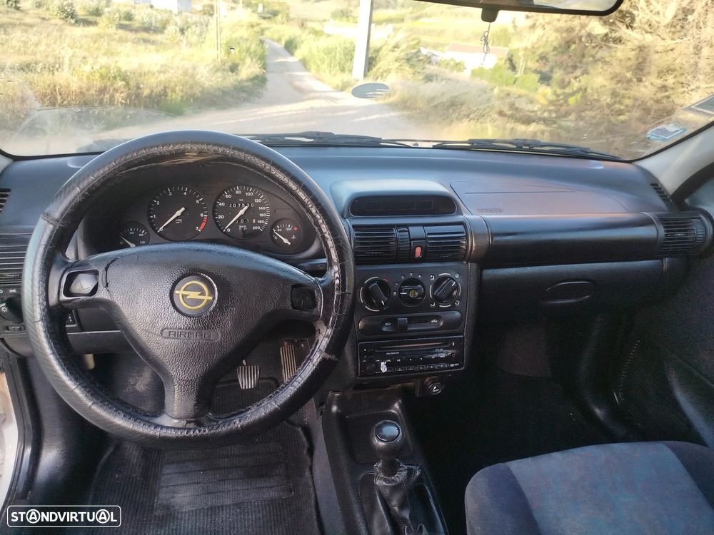 Opel Corsa - 8