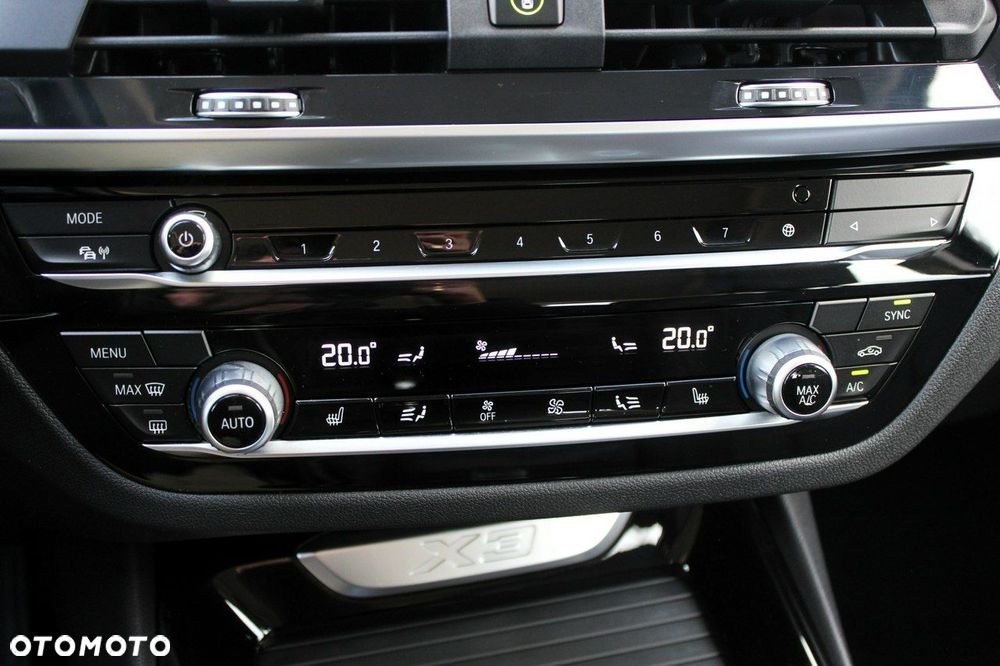 BMW X3 sDrive18d mHEV - 16