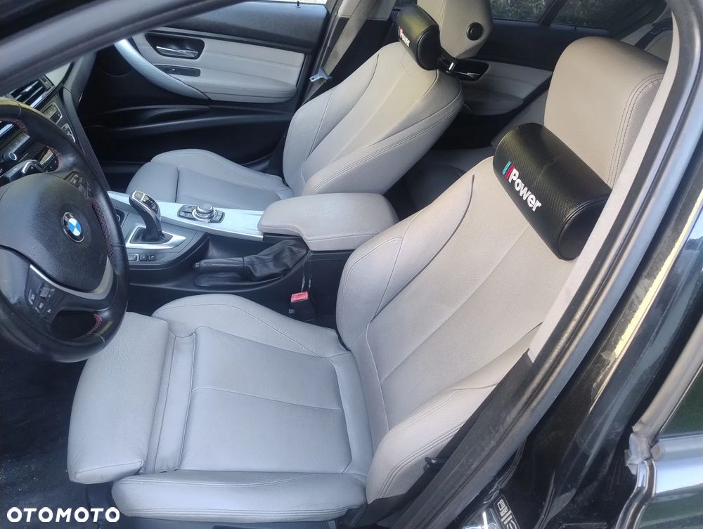 BMW Seria 3 328i Touring Sport-Aut Luxury Line - 11