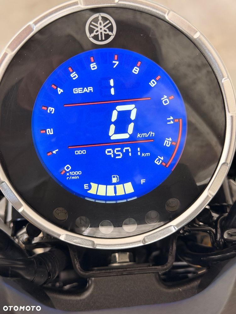 Yamaha XSR - 11