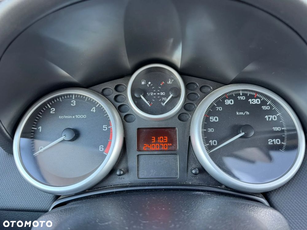 Peugeot 207 1.4 HDi Presence - 5