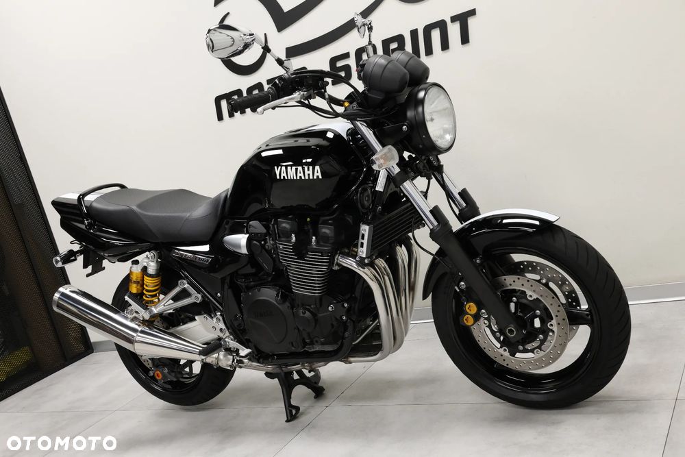 Yamaha XJR - 8