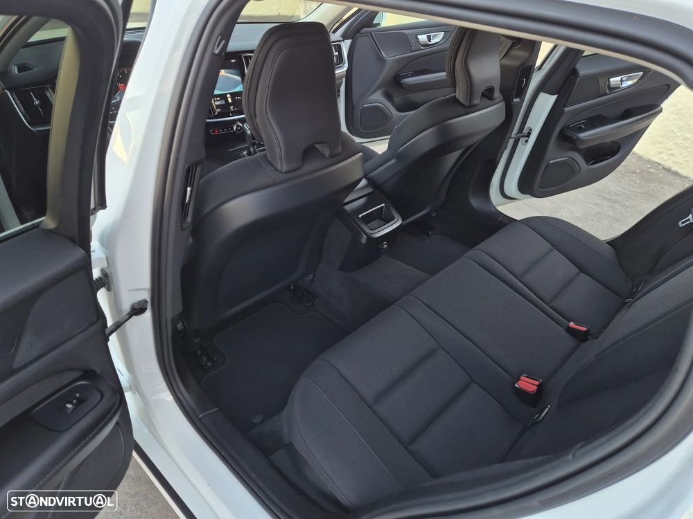 Volvo V60 2.0 D3 Momentum — fotografia 7