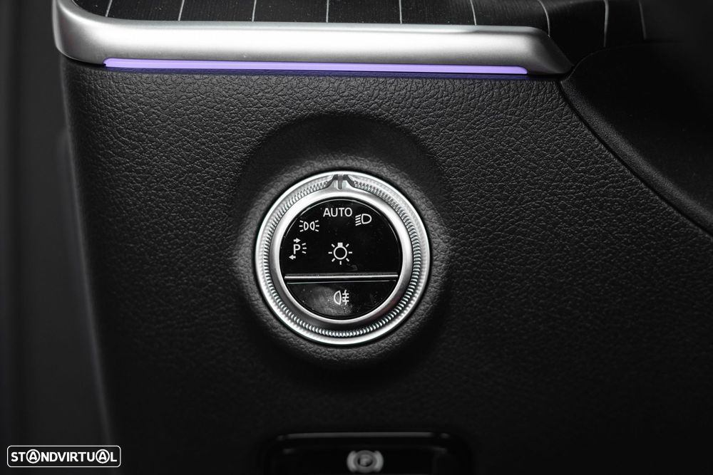 Mercedes-Benz C 300 e AMG Line - 34