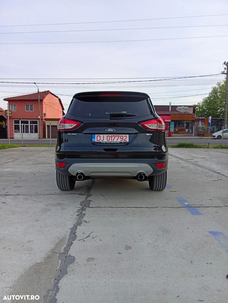 Ford Kuga 1.6 EcoBoost 2x4 Titanium - 2