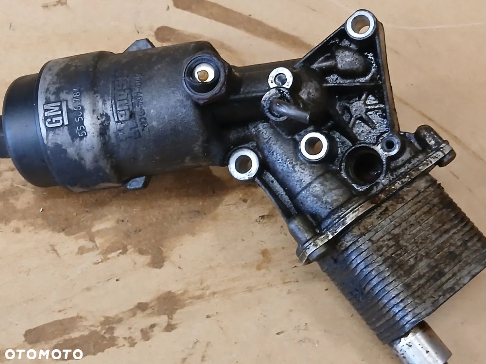 Opel Astra J 4 Corsa D Meriva B 1.4 T 1.4T obudowa filtra oleju chłodnica 55566784 - 2