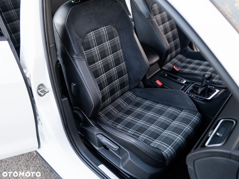 Volkswagen Golf GTD BlueMotion Technology - 28