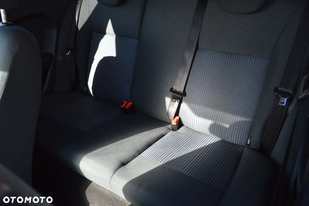 Ford Fiesta 1.6 TDCi DPF Ghia - 16