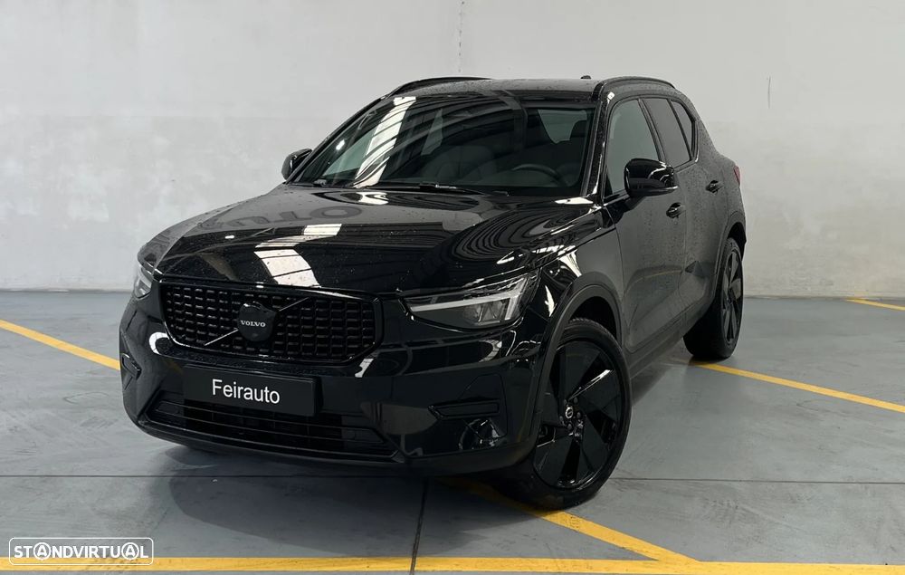Volvo XC 40 2.0 B3 Black Edition - 1