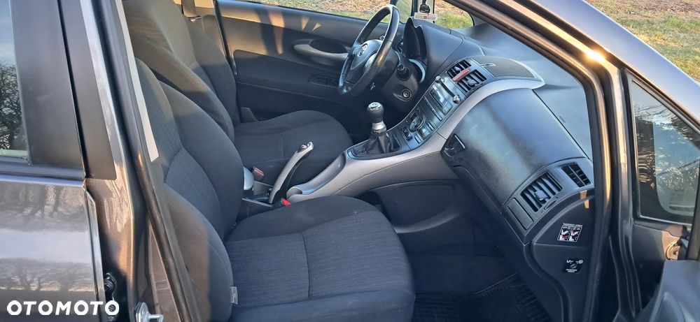 Toyota Auris 1.6 Comfort - 11