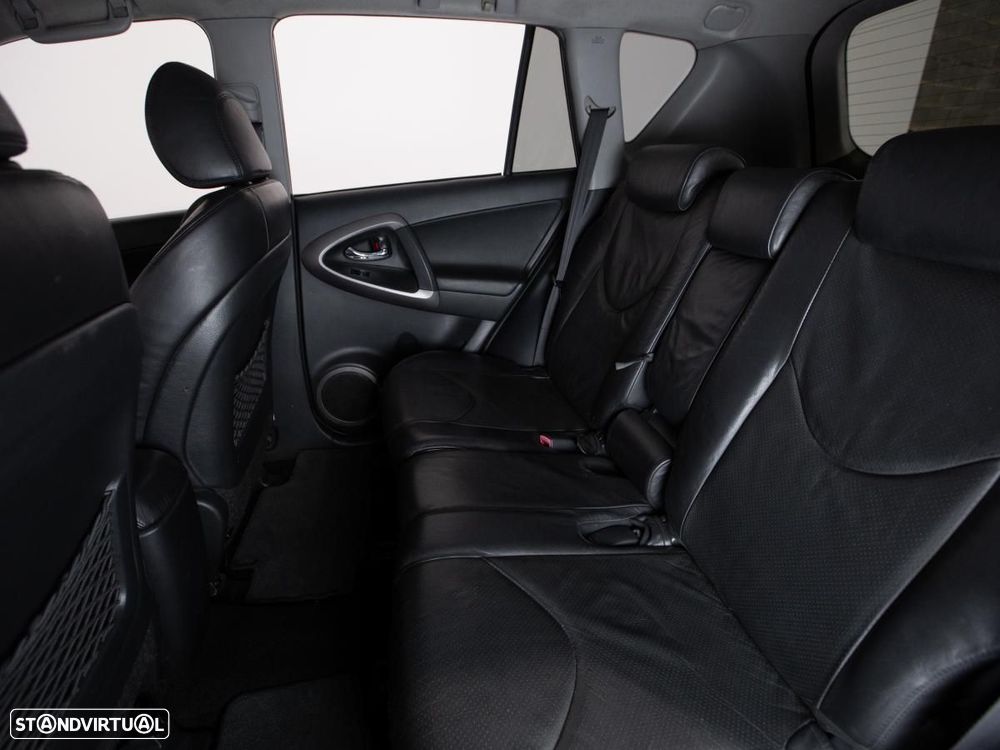 Toyota RAV4 - 9