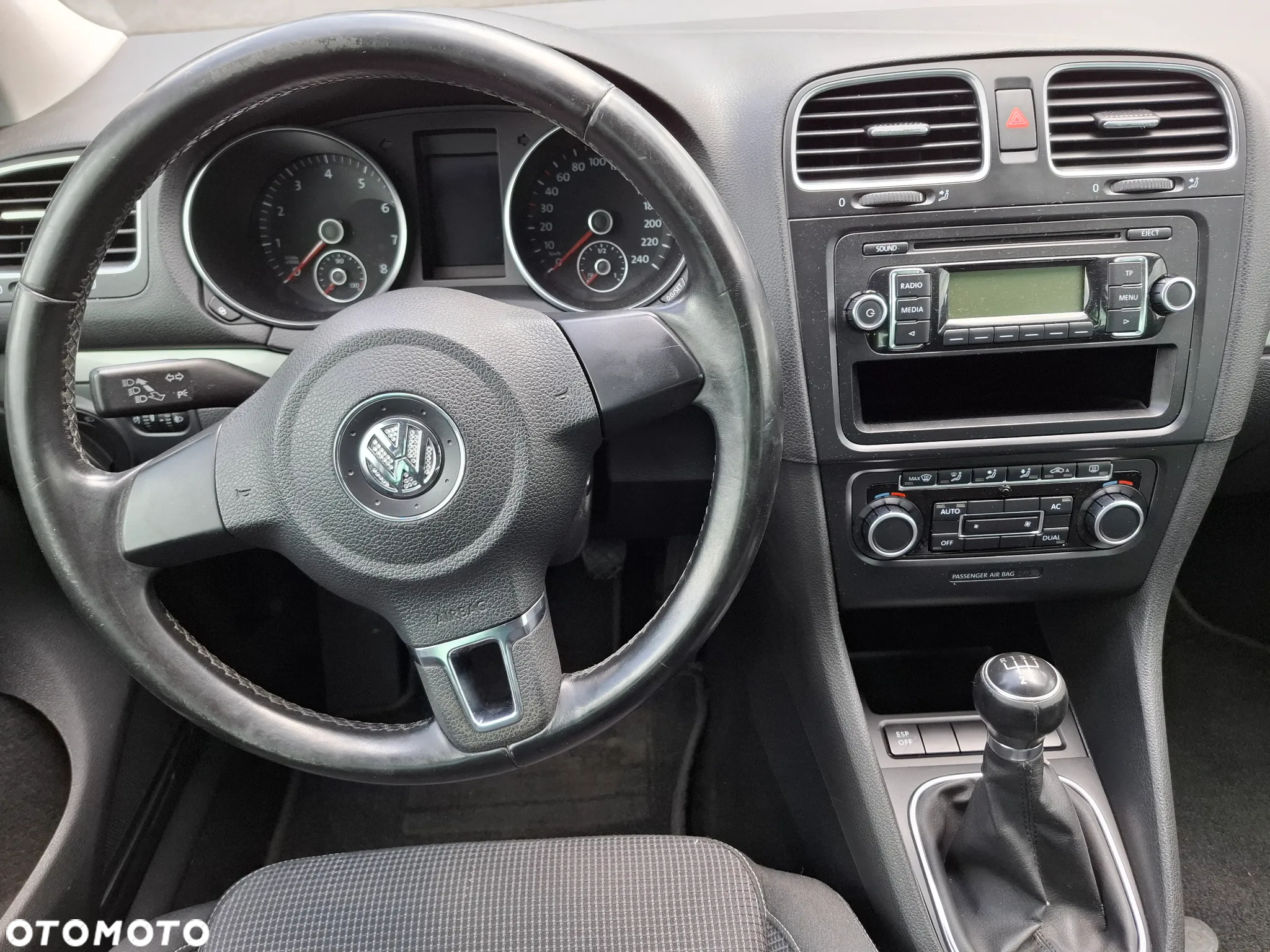 Volkswagen Golf 1.6 Comfortline - 12