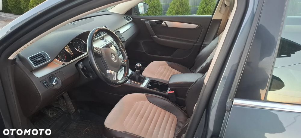 Volkswagen Passat - 5