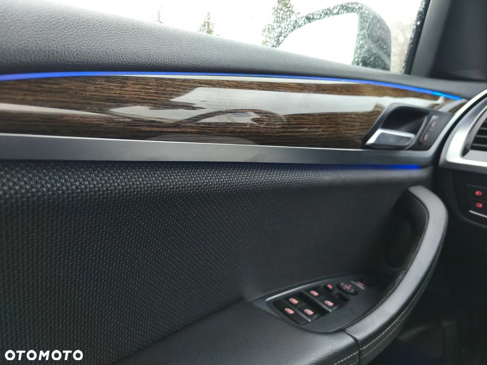 BMW X3 xDrive20i - 16