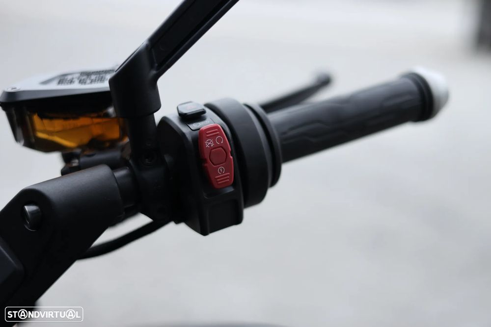 CF Moto 800NK - 4