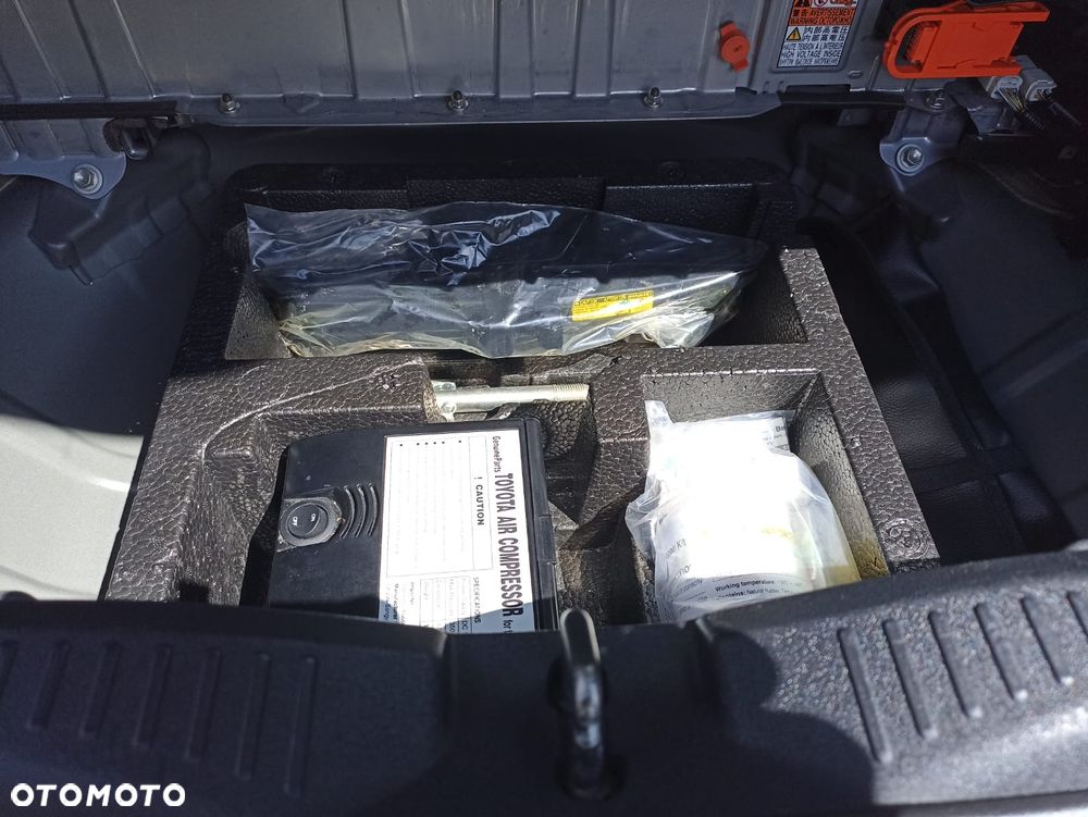 Toyota Auris 1.8 HSD Sol - 11