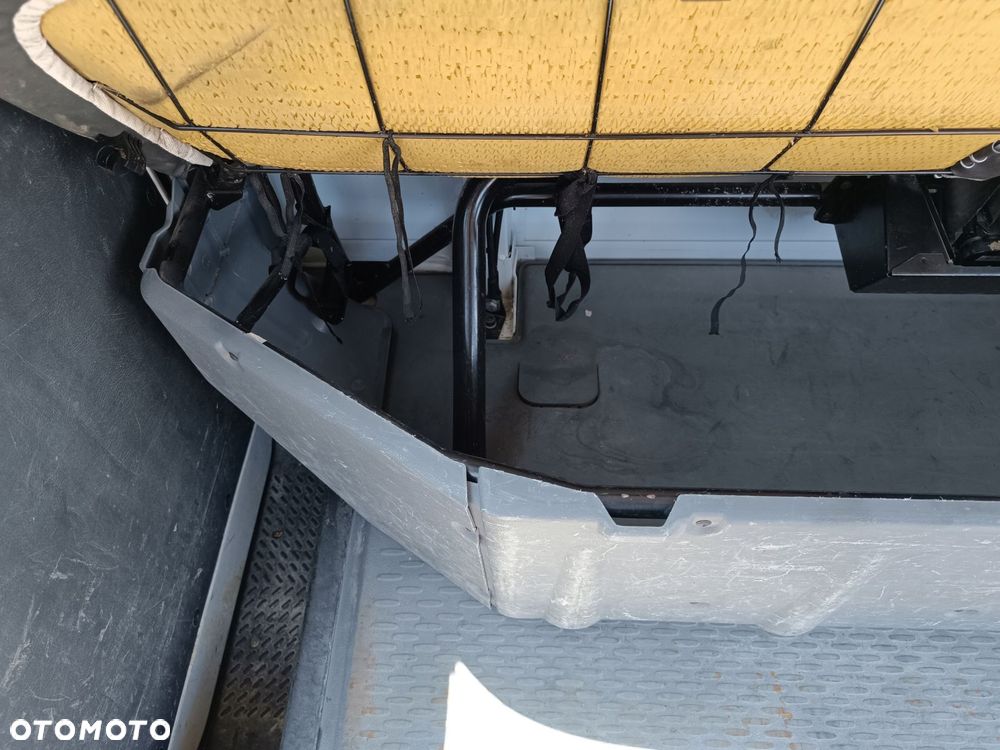 ławka fotel kanapa tył doka dubel kabina iveco daily 99-14 master schowek - 9
