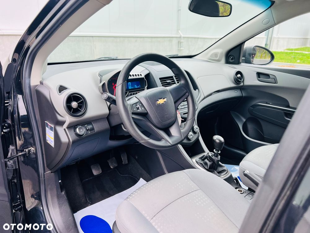 Chevrolet Aveo 1.2 LT - 19