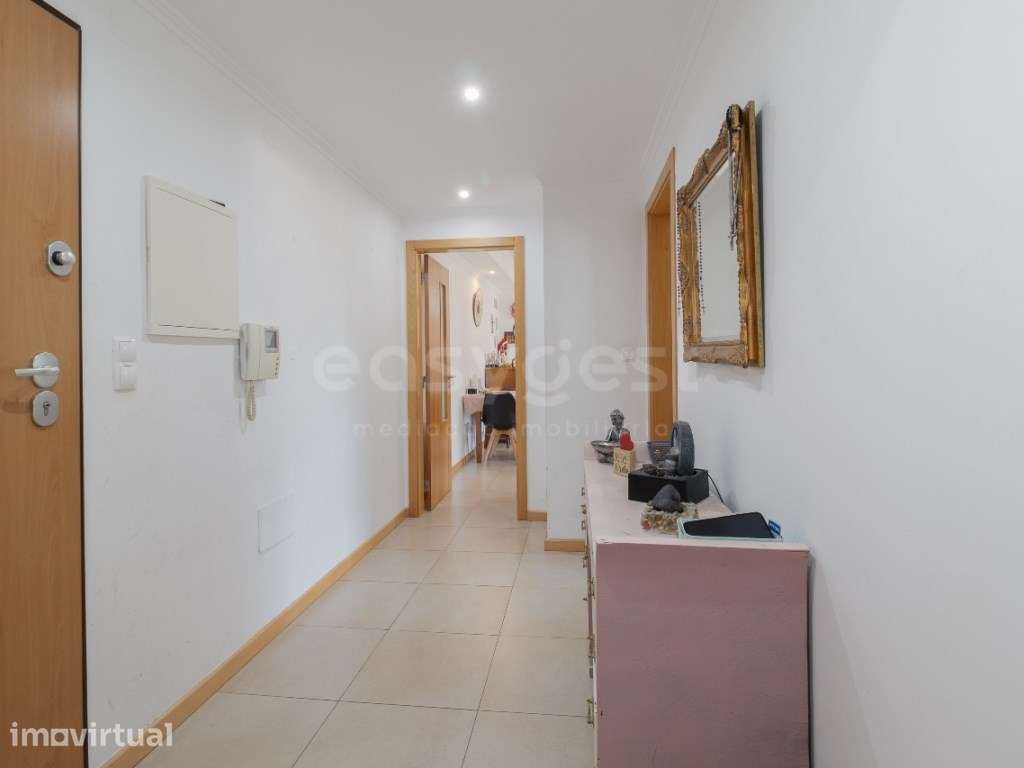 Excelente Apartamento T2 com garagem em Fernão Ferro - Grande imagem: 2/17