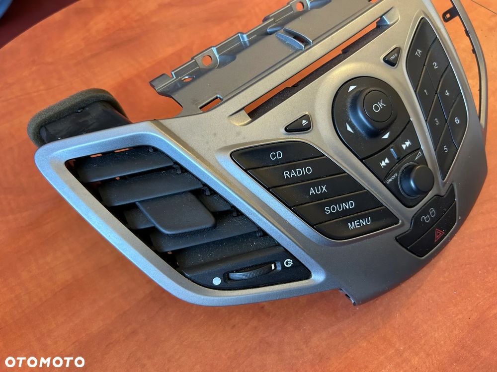 PANEL RADIA FORD FIESTA MK7 8A6T18K811AD - 3
