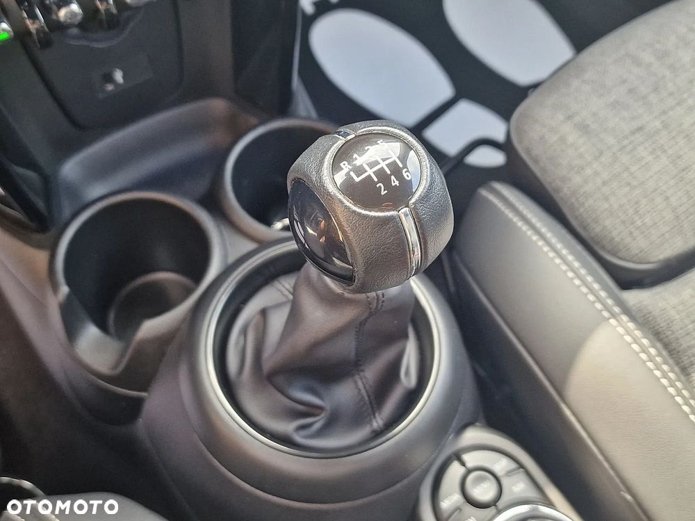 MINI Cooper Essential Trim - 15
