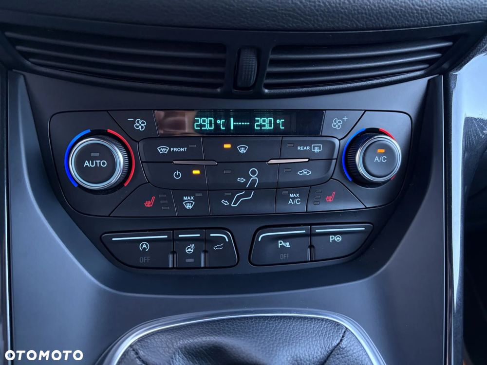 Ford Kuga 2.0 TDCi 2x4 ST-Line - 31