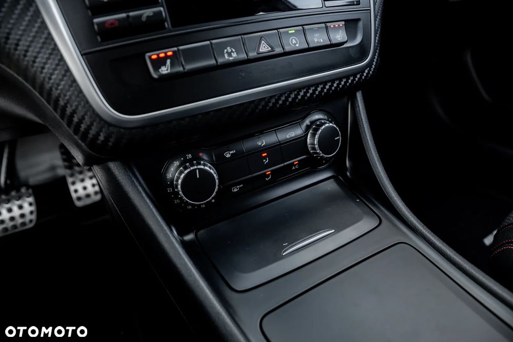 Mercedes-Benz Klasa A 220 4Matic 7G-DCT AMG Line - 36