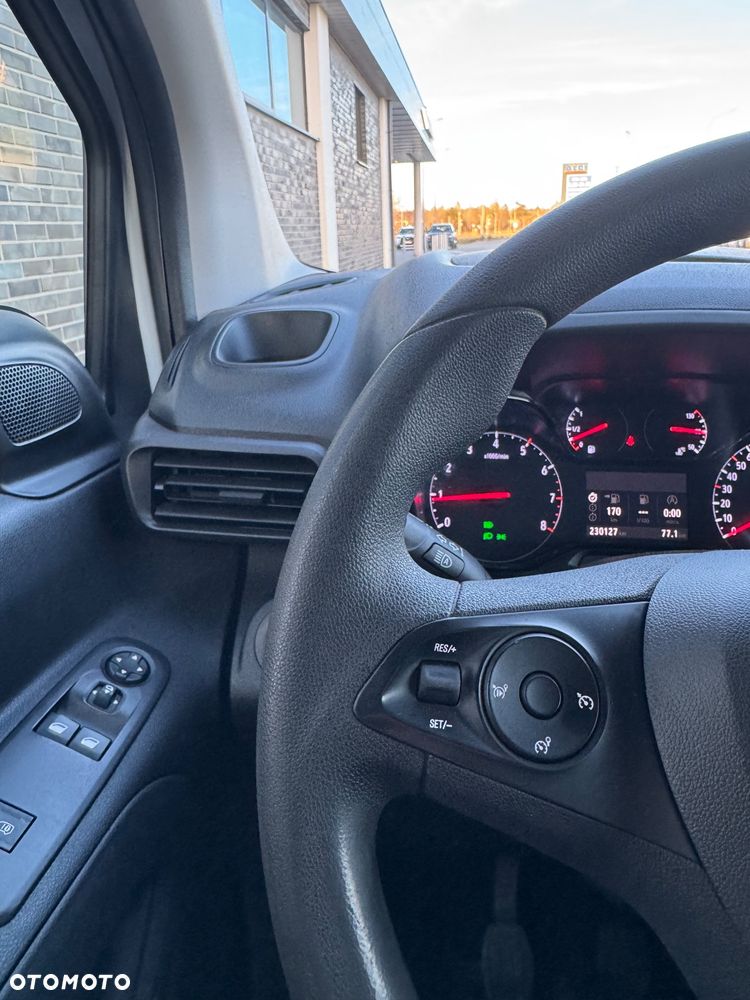 Opel Combo Life - 16