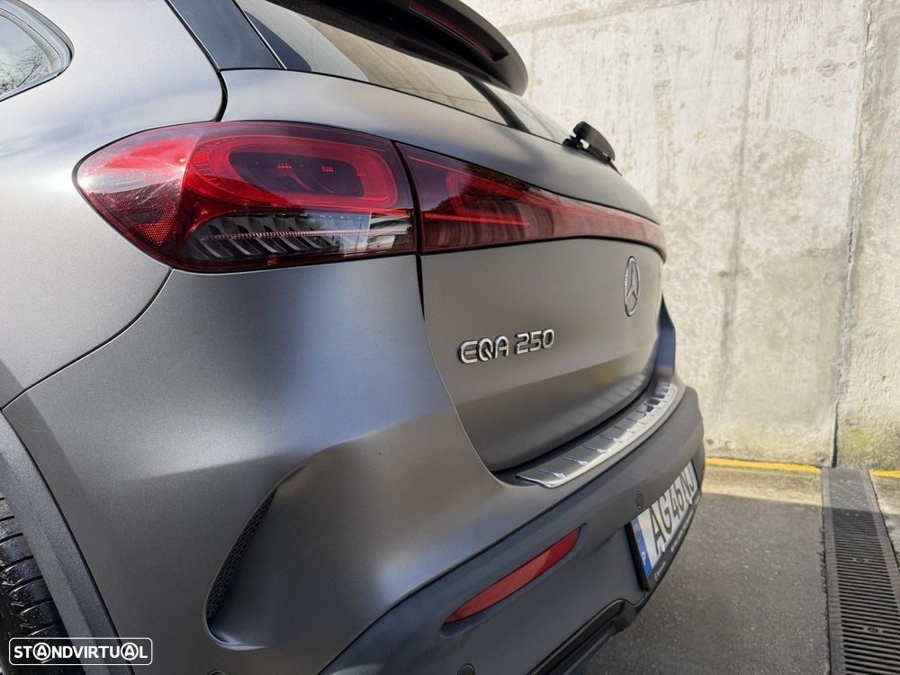 Mercedes-Benz EQA 250+ AMG Line - 10