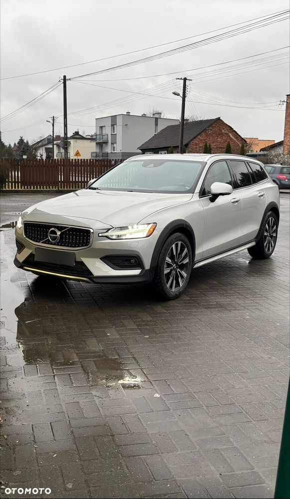 Volvo V60 Cross Country T5 AWD Geartronic - 1
