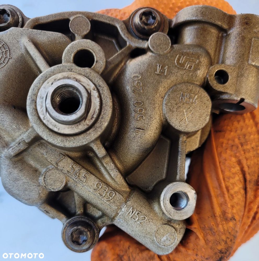 POMPA OLEJU BMW E60 E63 E65 E83 E84 E87 E90 E92 N54B30 3.0B 7545939 7560250 - 6