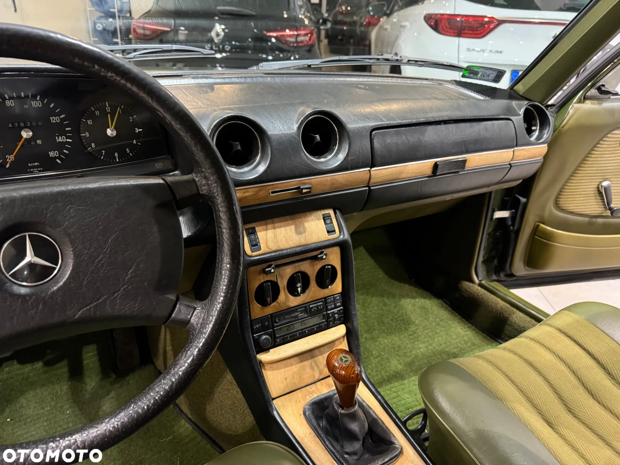 Mercedes-Benz W123 - 20