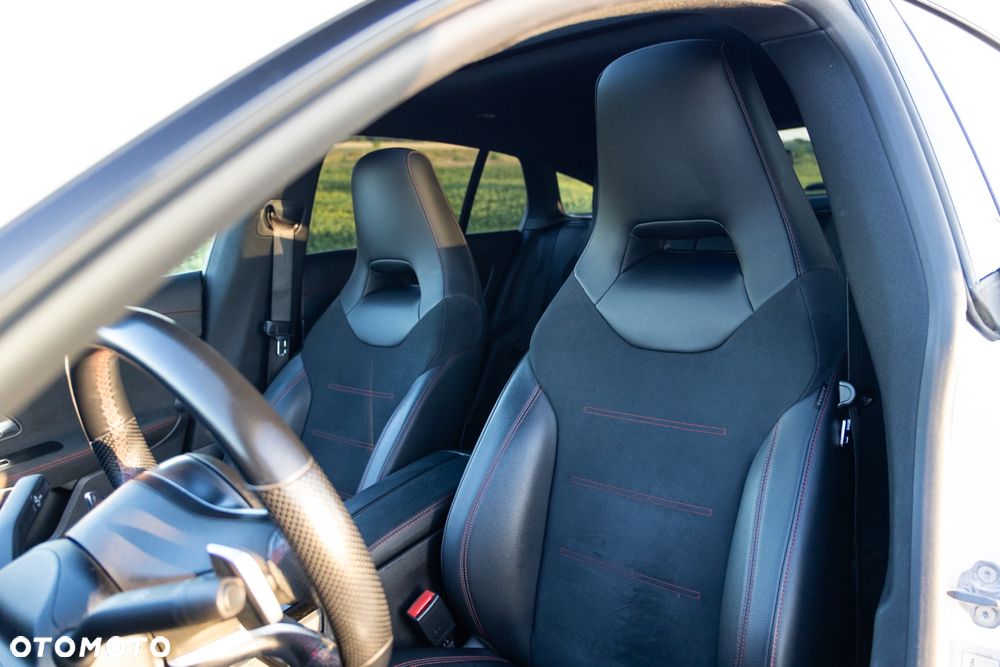 Mercedes-Benz CLA 250 AMG Line 7G-DCT - 11