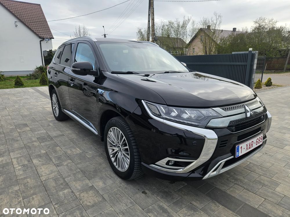 Mitsubishi Outlander 2.4 4WD Plus - 2