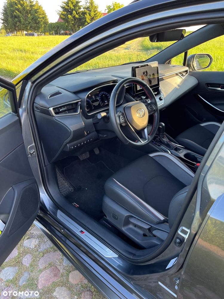 Toyota Corolla - 12