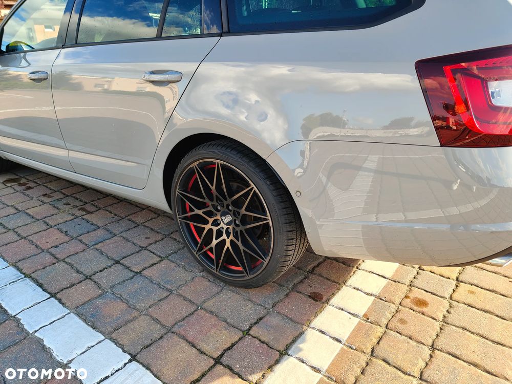 Skoda Octavia 2.0 TDI RS DSG - 6